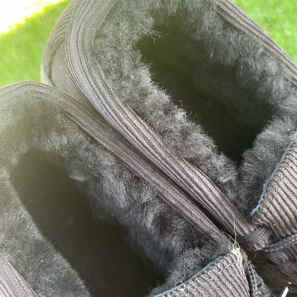 BearPaw slip on shoes - Picture 3 of 6
